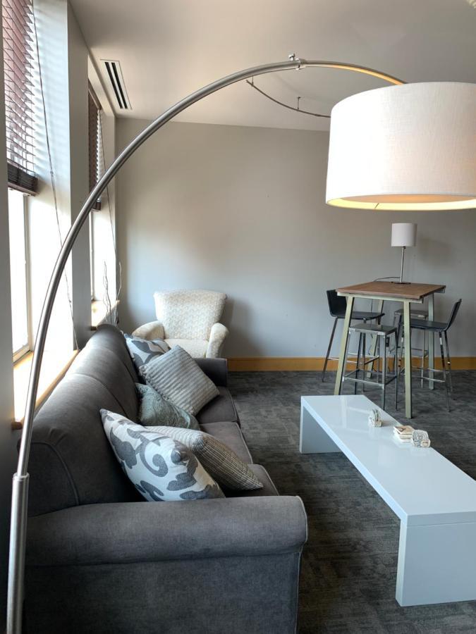 Suites At 118 Bloomington Extérieur photo