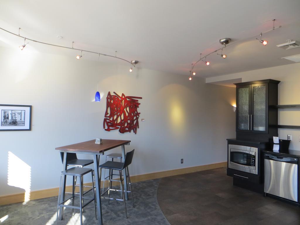 Suites At 118 Bloomington Chambre photo