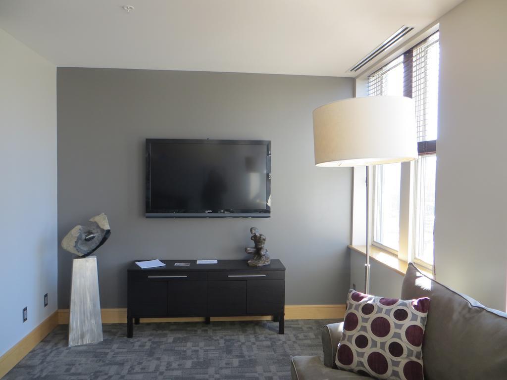 Suites At 118 Bloomington Extérieur photo